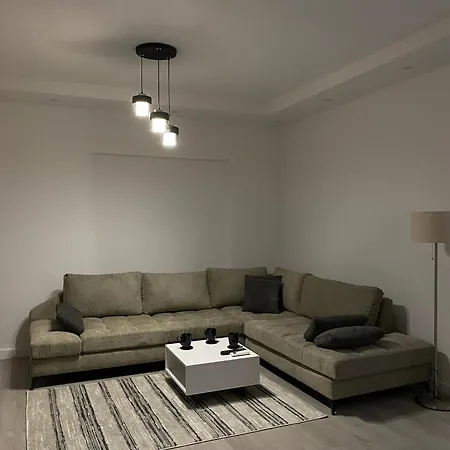Apartment Spacious And Modern Tirana