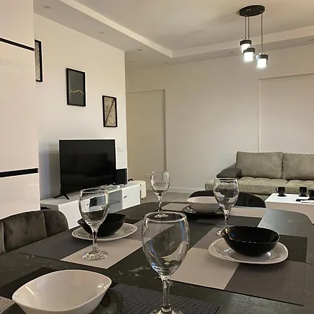Spacious And Modern Apartment Tirana
